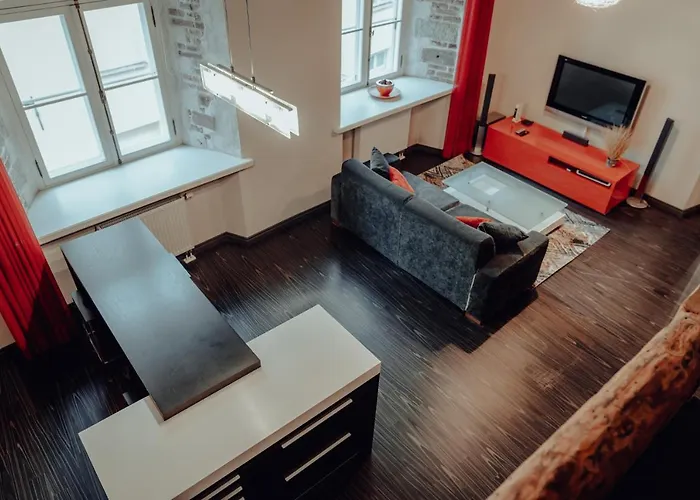 Design In The Heart Of Old Town Apartment *